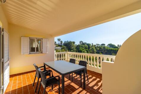 12 BALCONY.jpg