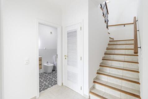 Staircase (Large).jpg