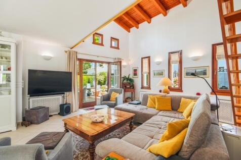 1.2 LIVING ROOM.jpg