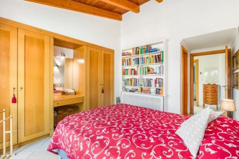 29 BEDROOM.jpg
