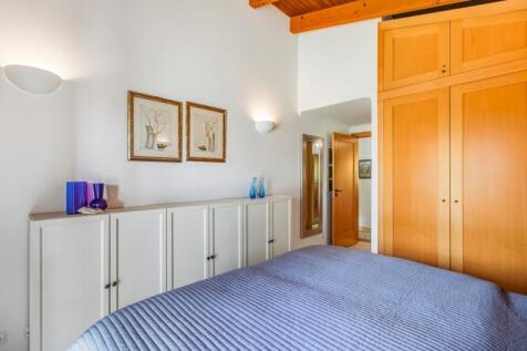 36 BEDROOM.jpg
