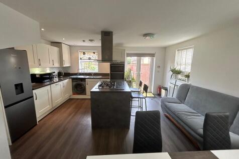 Kitchen dining ro...