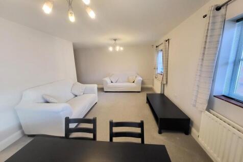 Lounge Dining roo...