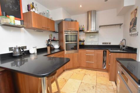 Kitchen.JPG