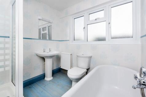 Family Bathroom.jpg