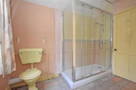 Family Shower Room.JPG