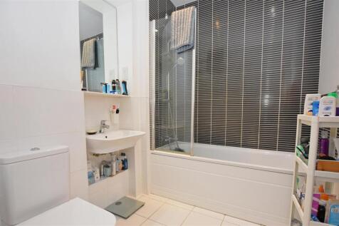 Bathroom.JPG
