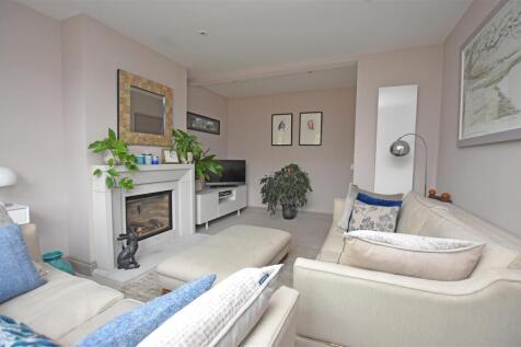 Living Room II.JPG