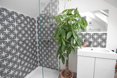Principle En-Suite.JPG