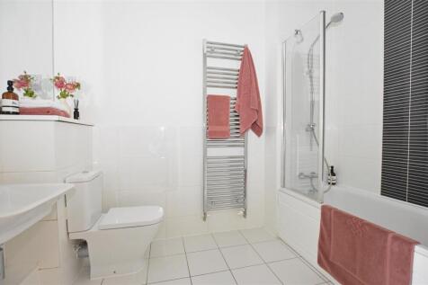 Bathroom.JPG
