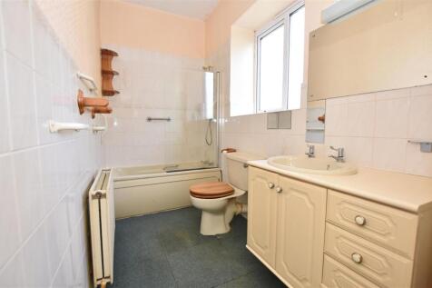 Family Bathroom.JPG