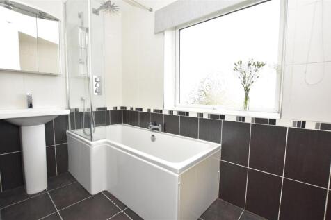 Master En-Suite.JPG