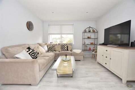 Lounge Area I.JPG
