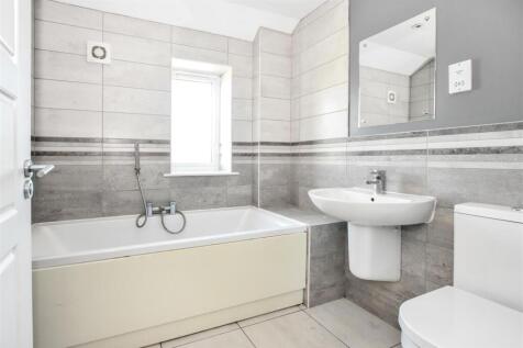 Family Bathroom.jpg