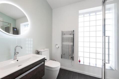 Principle En-Suite Shower Room.jpg