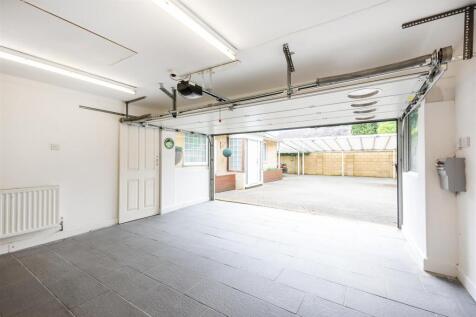 Double Garage.jpg