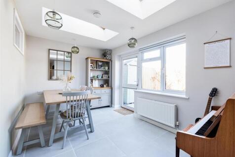 Dining Room.jpg