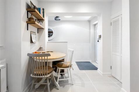 Breakfast Area.jpg