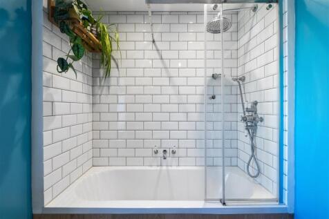 Family Bathroom II.jpg