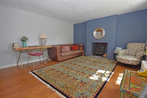 Living Room II.JPG