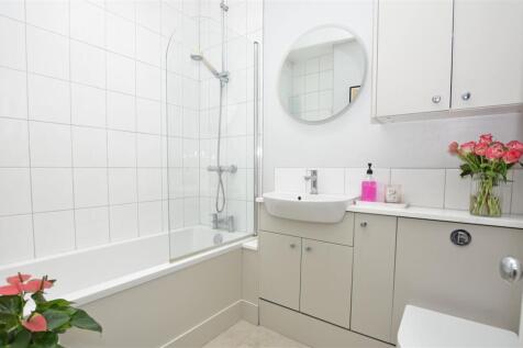 Bathroom.JPG