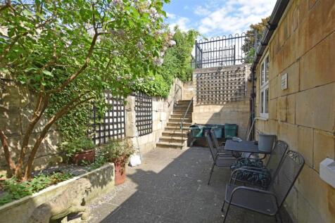 Rear Garden I.JPG