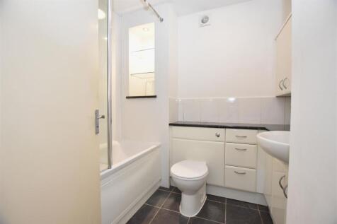 Bathroom.JPG