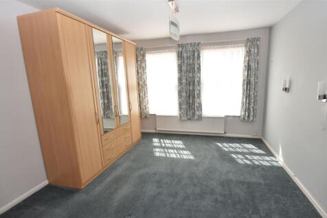 Bedroom 2.JPG