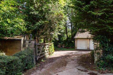 Driveway Parking &amp; Garaging.jpg