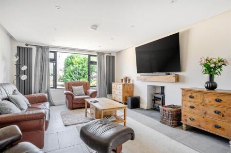 Living Room.jpg