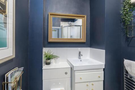Shower Room II.jpg