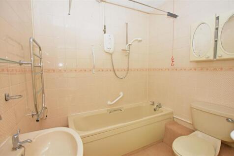 Bathroom.JPG