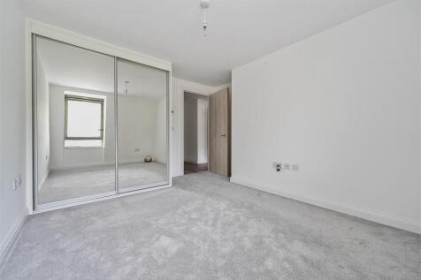 Bedroom One (2).jpg
