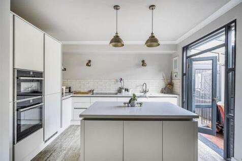 Kitchen II.jpg