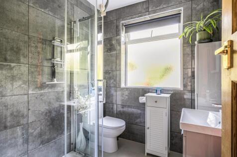 Shower Room.jpg