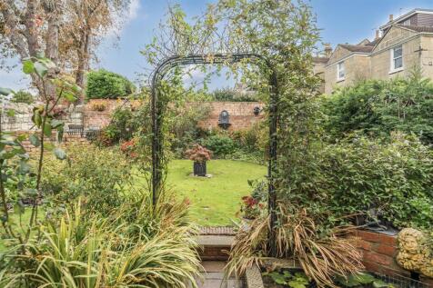 Rear Garden 1.jpg