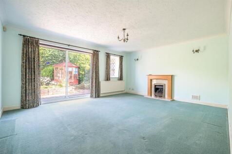 Living Room.jpg