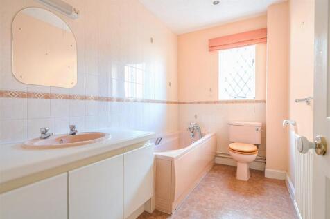 Bathroom.jpg