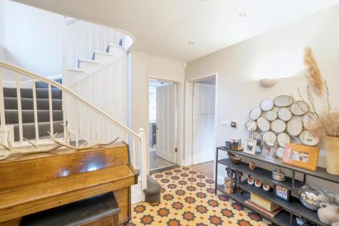 Entrance Hall.jpg