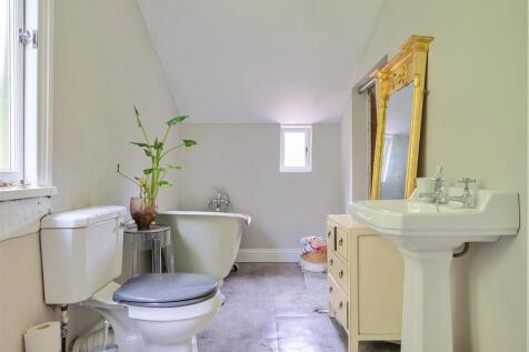Bathroom.jpg