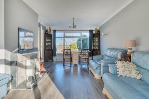 Living Room Diner.jpg