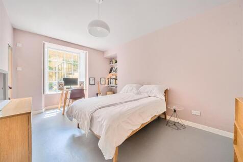 Bedroom One.jpg