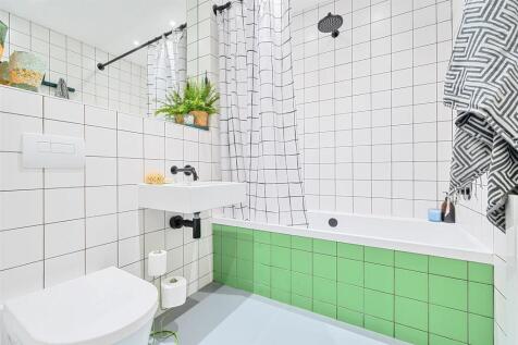 Family Bathroom.jpg