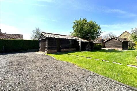 DETACHED GARAGE