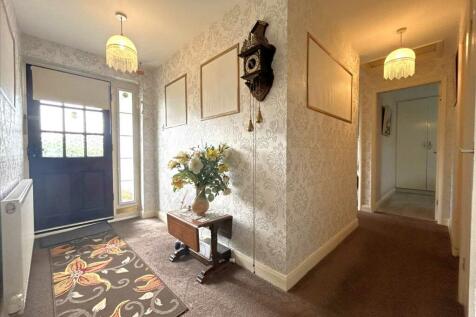 ENTRANCE HALLWAY