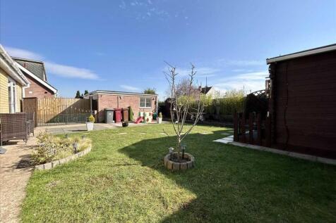 SUMMER HOUSE