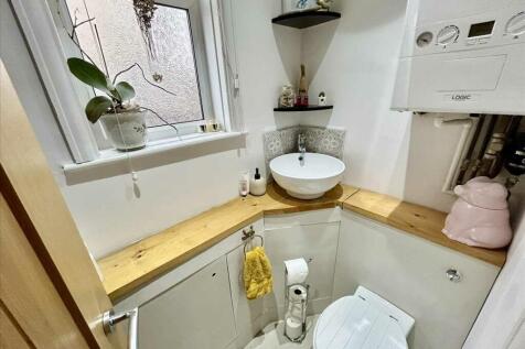 GROUND FLOOR WC