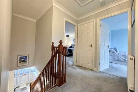 FIRST FLOOR LANDING