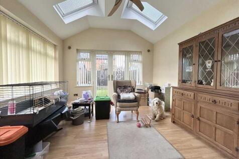 GARDEN ROOM