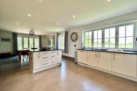 KITCHEN DINING